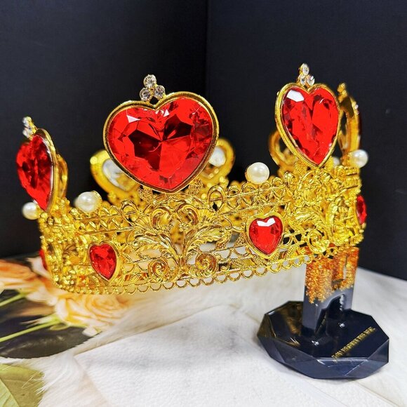 Queen of Heart Crown, Valentine Crown, Heart Crown, Gold Crown, Princess Crown main image 5